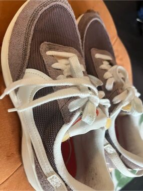 Nike Women’s Mauve Mesh & Suede Sneakers tennis shoes  with White retro 70s